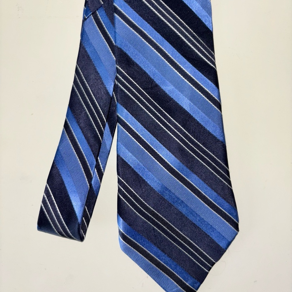 Michael Kors Blue and Navy Striped Silk Tie